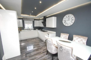 Mosspark Luxury House